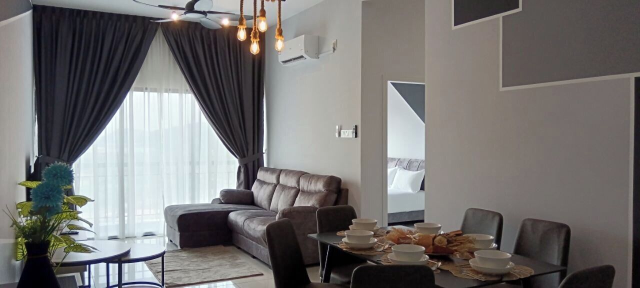 Apartment, City View | Living area | 32-inch flat-screen TV with digital channels