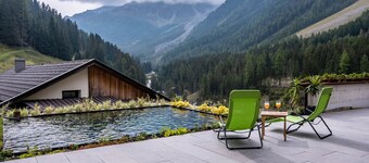 Appartement 'Rumwaldhof Enzian' avec vue sur la montagne, terrasse partagée et Wi-Fi