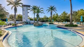 حمّام سباحة مُدفَّأ