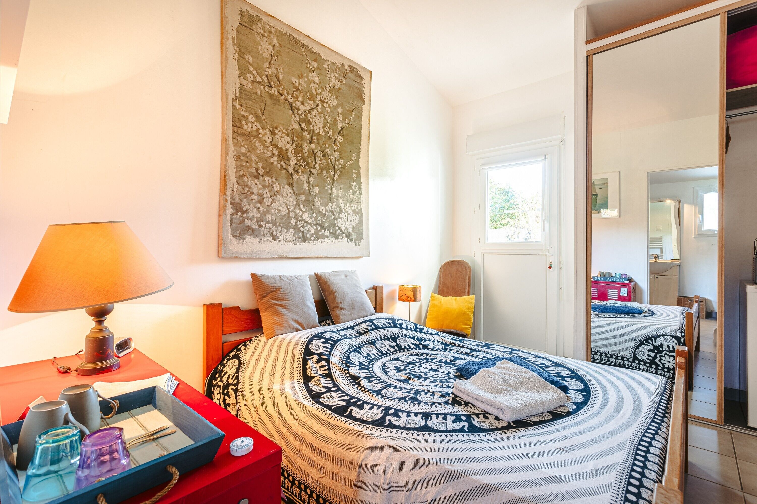 Free WiFi, bed sheets