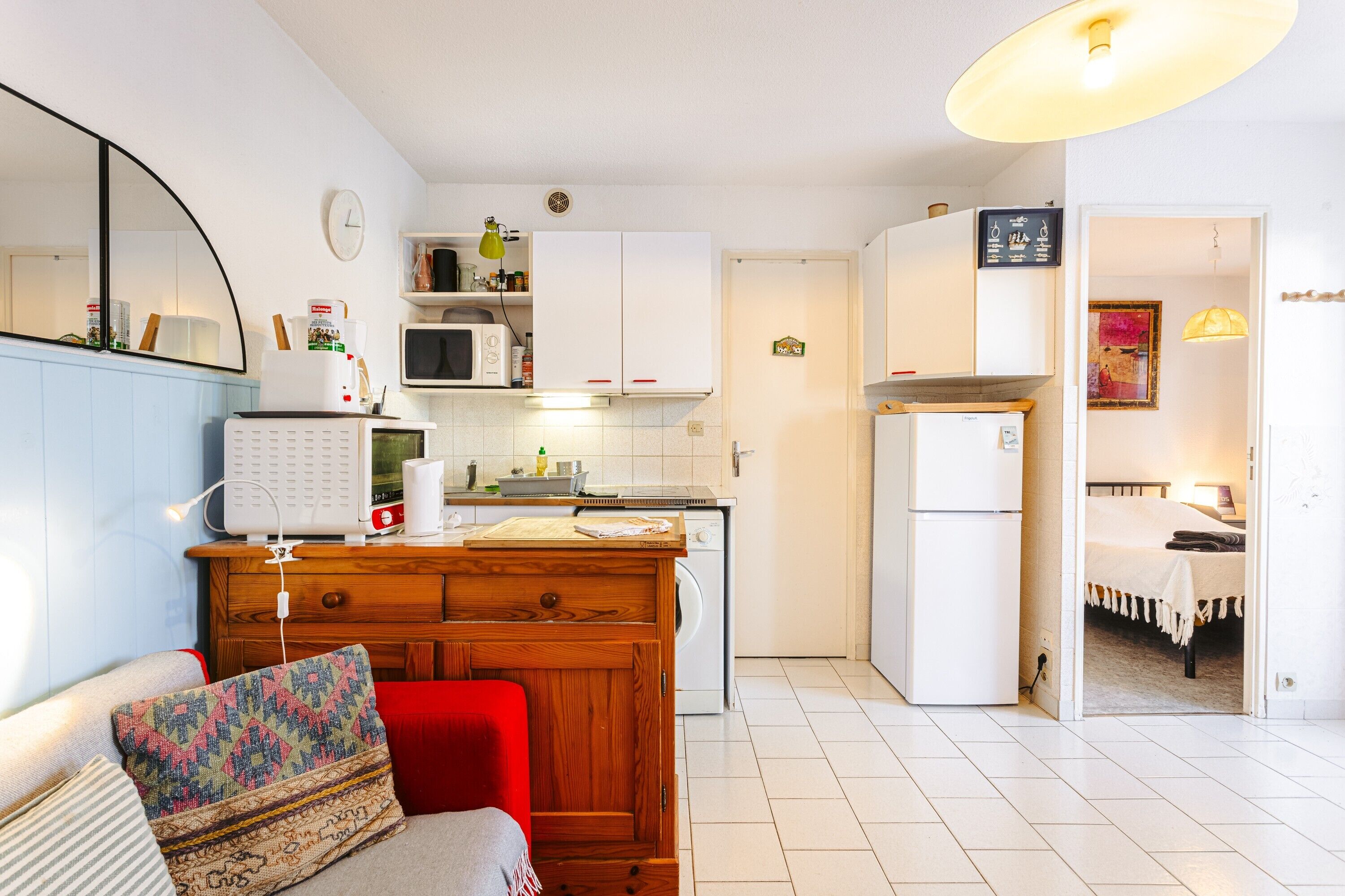 Refrigerador, microondas, horno, placa de cocina