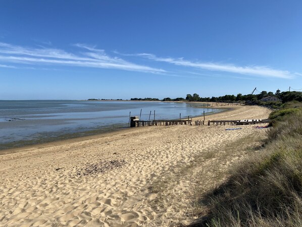 Beach nearby - Apartment 'Location Oléron, Close to the Beach' with Private Garden (Dolus d' Oléron)