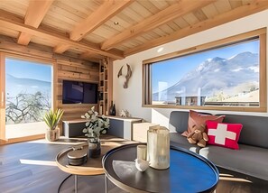 TV, fireplace, ping pong