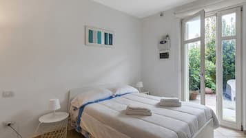 1 habitación, tabla de planchar con plancha, wifi gratis y ropa de cama