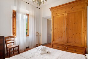 4 habitaciones, tabla de planchar con plancha y wifi gratis 