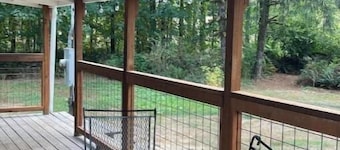 Private Cozy Creekside
