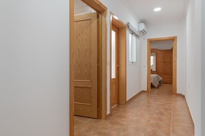 Interior - Vacation Apartment 'Unidad B' with Sea View, Wi-Fi and Air Conditioning (Montaña los Velez - Aguimes)