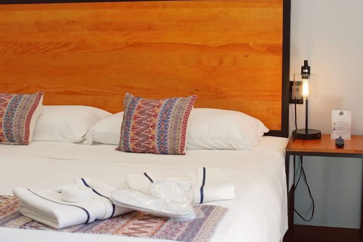 Kamar Double Superior, 1 Tempat Tidur King | Minibar dan didekorasi berbeda-beda