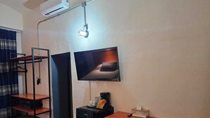 Superior Quadruple Room, Air conditioning - BKL Hotel (Oaxaca)