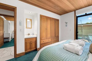 3 bedrooms, travel crib, WiFi, bed sheets