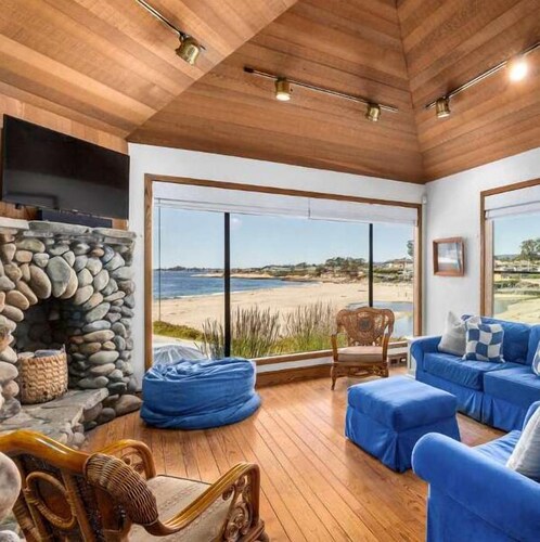Corcoran Beachhouse - Stunning ocean views!