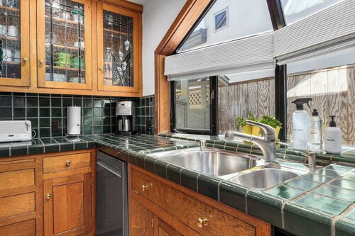 Corcoran Beachhouse - Stunning ocean views!