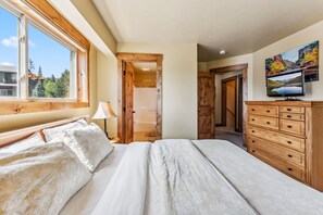 3 chambres, fer et planche à repasser, lit parapluie, Wi-Fi