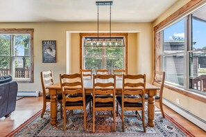 Dining - Mountain Escape w/Hot Tub, Near Ski Resorts & I-70 (Silverthorne)