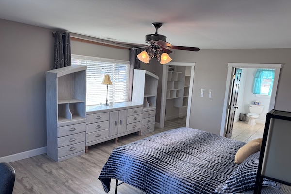 7 Schlafzimmer, Reisekinderbett, WLAN, Bettwäsche