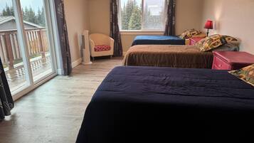 7 bedrooms, travel cot, WiFi, bed sheets