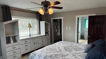 7 bedrooms, travel crib, WiFi, bed sheets