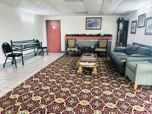 Lobby sitting area - Value Stay (Winchester)