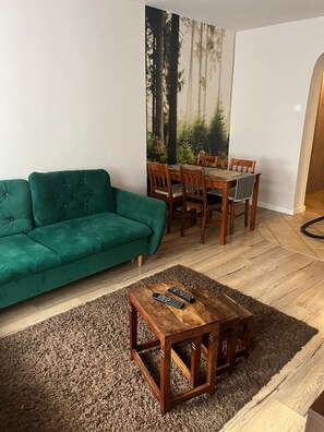 Living area - Cozy 2-bedroom apartment in enjoyable Wrocław with free WiFi and tv (Wroclaw)