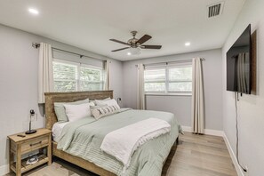 3 bedrooms, iron/ironing board, WiFi, bed sheets - Pet-Friendly Gem w/ Pool & Yard in West Palm Beach (West Palm Beach)