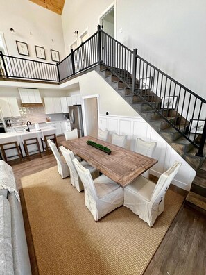 Dining - Pool | Hot Tub | Game Room | Fire Pit | Playground (Williamstown)