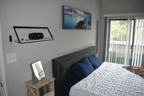 1 bedroom, iron/ironing board, WiFi, bed sheets - Unavailable!! DO NOT BOOK (Houston)