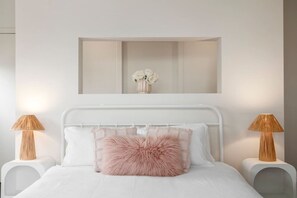 4 bedrooms, desk, iron/ironing board, free WiFi