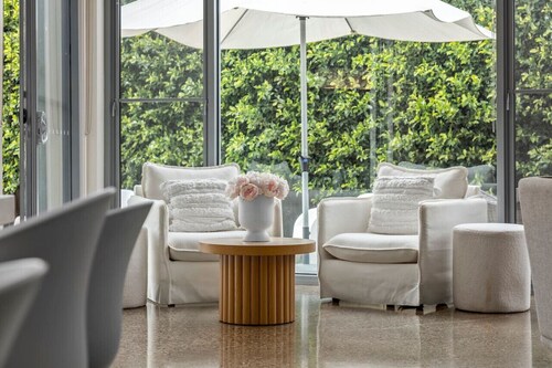 Luxury Beachside Entertainer With Heated Pool