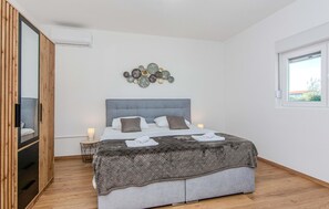 3 Schlafzimmer, Reisekinderbett, kostenloses WLAN, Bettwäsche