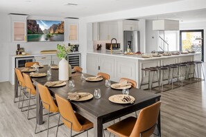 Dining - Casa Citrus! 6BR, Heated Pool, Spa, Modern Design (Scottsdale)