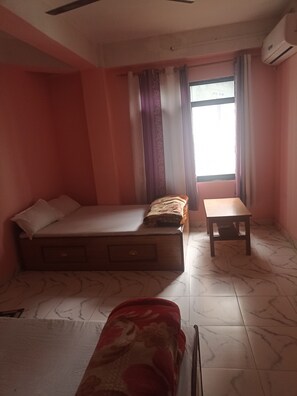 Comfort Double Room | Soundproofing, free WiFi, bed sheets - Laliguras Hotel and Lodge  (Manthali)