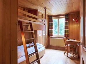 2 habitaciones, cuna de viaje y wifi gratis