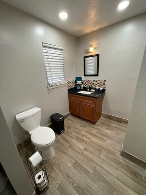 Towels, soap, shampoo, toilet paper