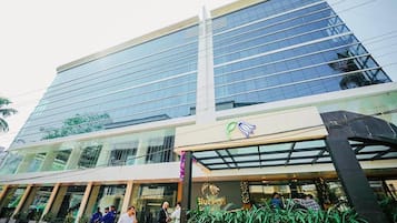 Fassade der Unterkunft – Abend/Nacht