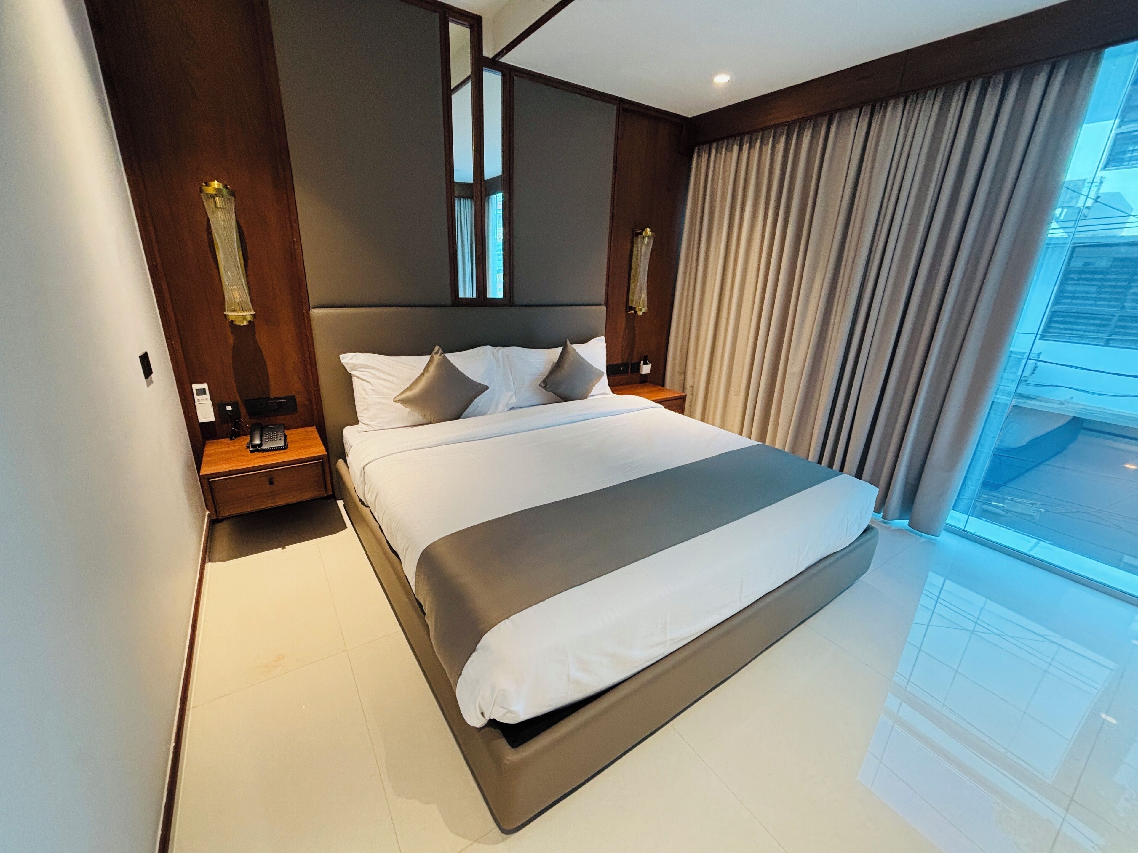 Studio | Laptop workspace