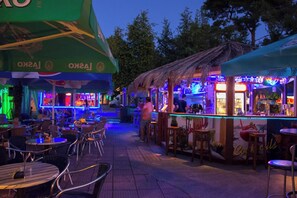 Bar (in der Unterkunft)