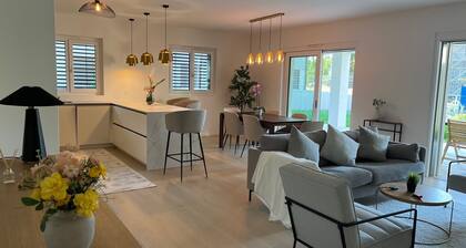 Luxury lakeside home Geneva Lausanne