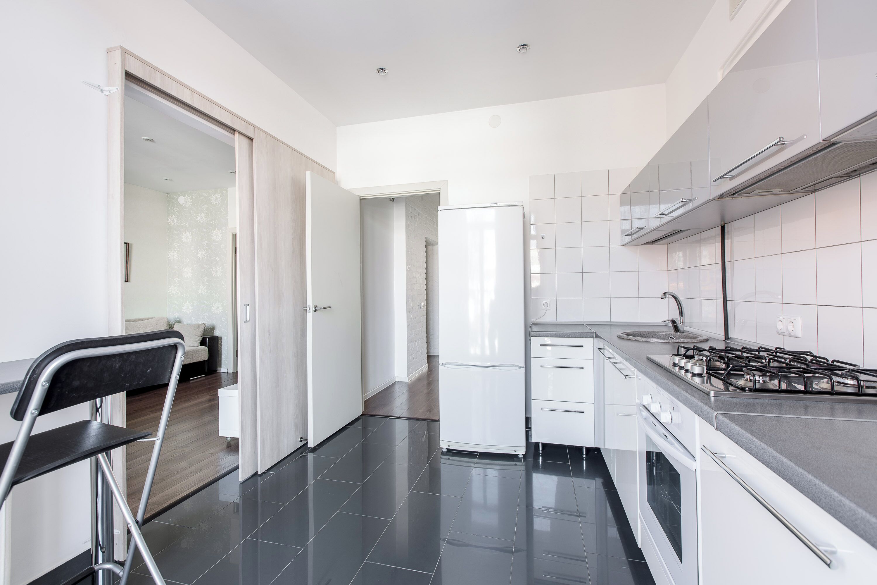 Apartament, vistes a la ciutat | Cuina privada | Cafetera i tetera i bullidora elèctrica 