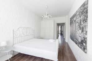 1 dormitorio, cortinas opacas, sistema de insonorización