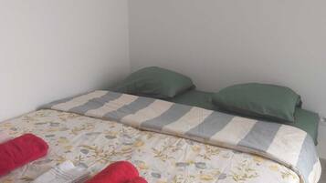 1 bedroom, WiFi, bed sheets
