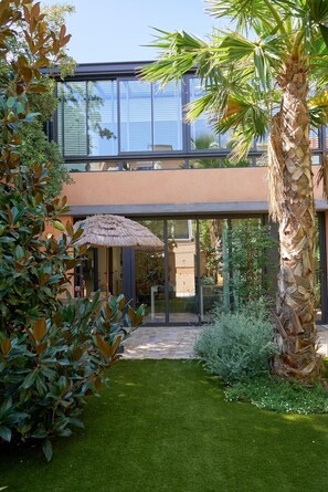 Exterior detail - Architect's Villa, Secret Garden & Beaches 5 minutes away (Toulon)