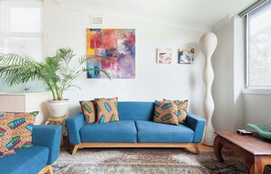 Living area - Gorgeous tree top apartment Coogee/Randwick (Randwick)