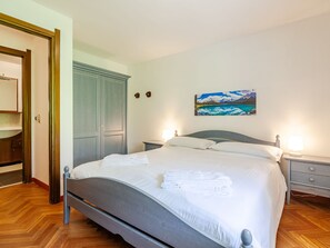 2 bedrooms