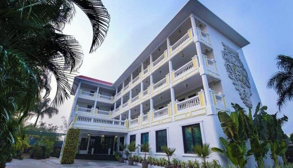 2 Star Hotels