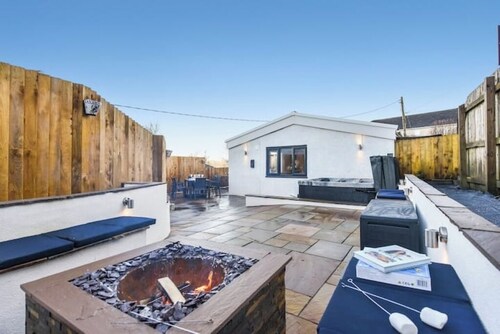 La Cantera, South Wales.
(Close to Brecon and Bike Park Wales)