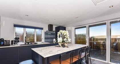 La Cantera, South Wales.
(Close to Brecon and Bike Park Wales)