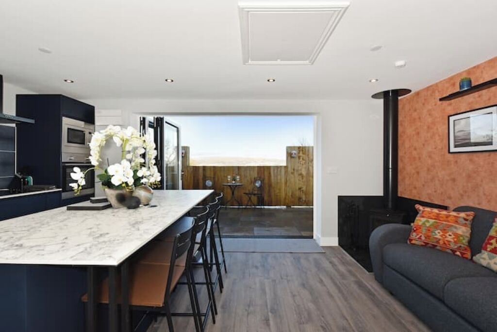 Smart-TV, peis og stereoanlegg