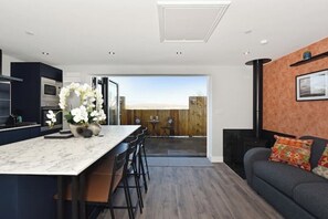 Smart TV, fireplace, stereo - La Cantera, South Wales.
(Close to Brecon and Bike Park Wales) (HEOLGERRIG)