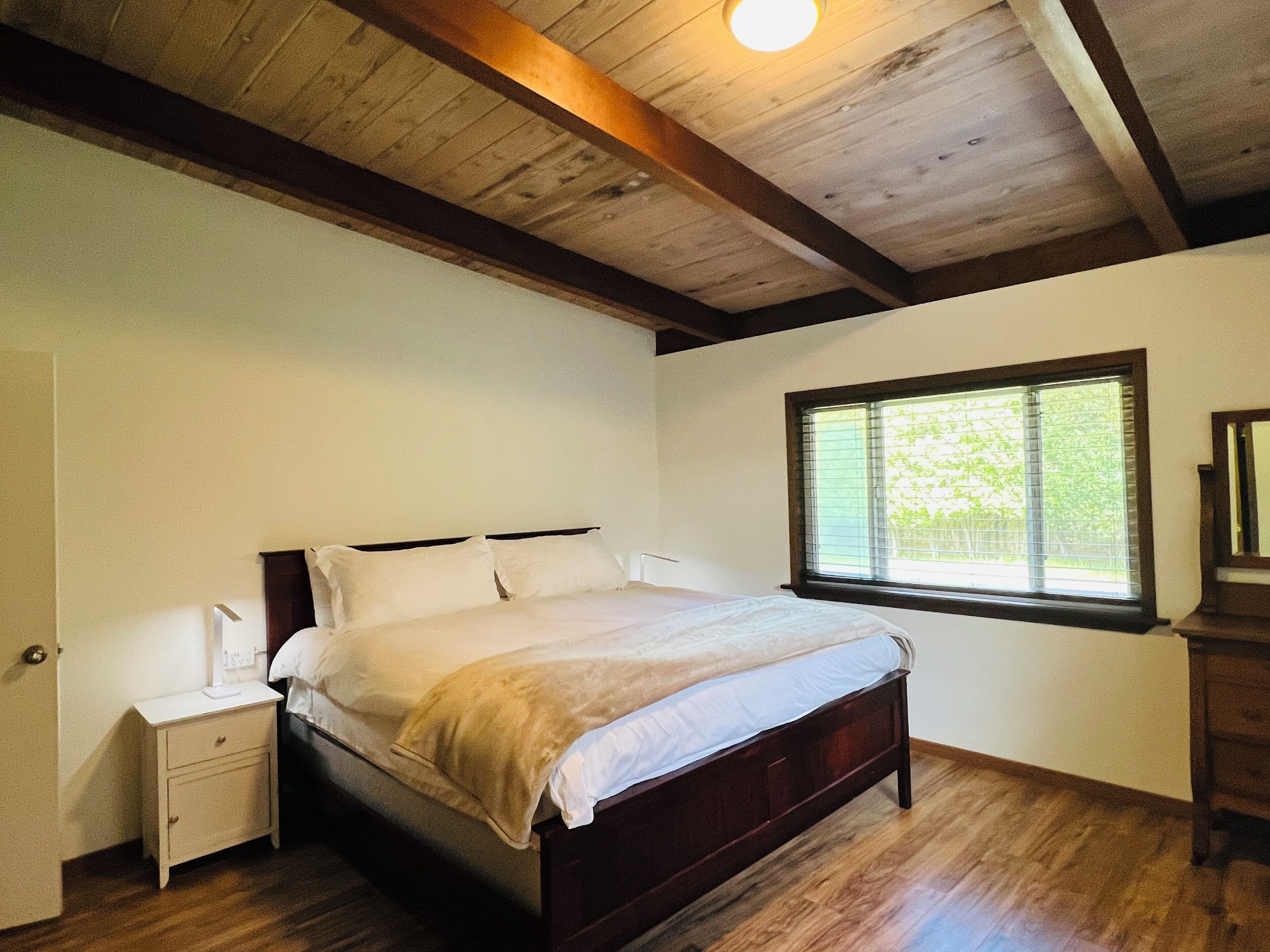 5 Schlafzimmer, Schreibtisch, Bügeleisen/Bügelbrett, kostenloses WLAN