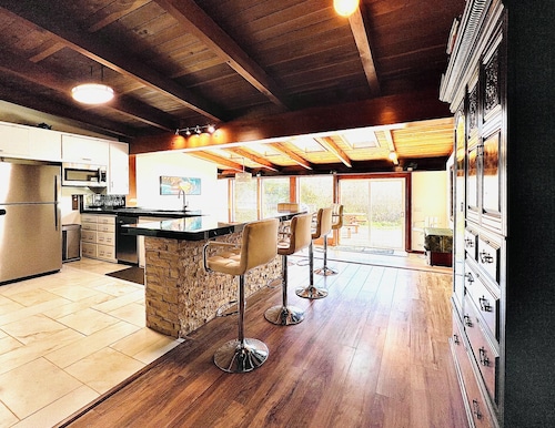 Pacific Sands @ The Nook